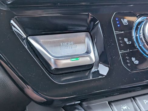 Used 2023 GMC Sierra 1500 Denali w/ Technology Package AWD/4WD image 23