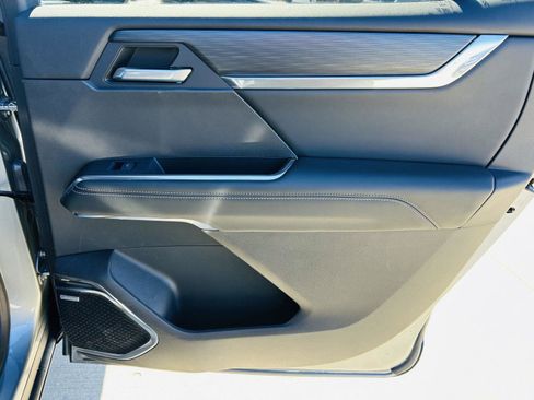 Used 2024 GMC Acadia Elevation w/ Black Edition image 35