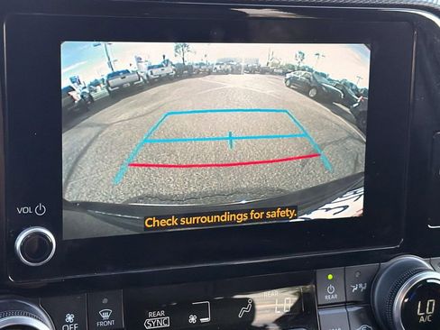 Used 2023 Toyota Highlander XSE image 16