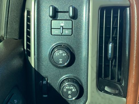 Used 2015 Chevrolet Silverado 3500 High Country w/ Duramax Plus Package image 27