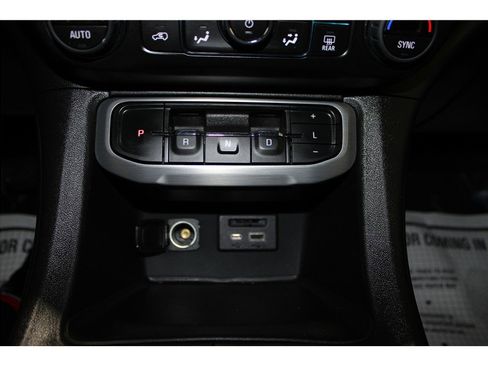 Used 2023 GMC Acadia SLT image 36