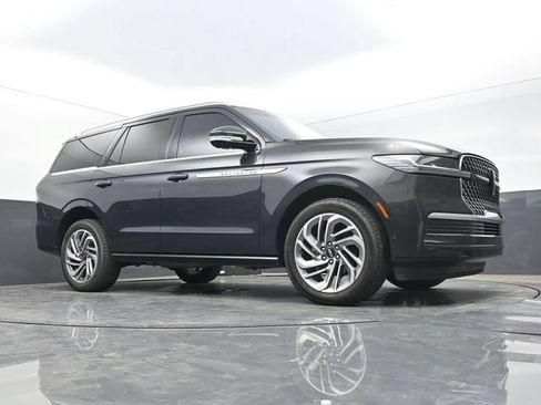 Used 2025 Lincoln Navigator Reserve AWD/4WD image 49