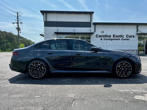 Used 2025 BMW M5 Base AWD 4dr Sedan w/ Executive Package image 11