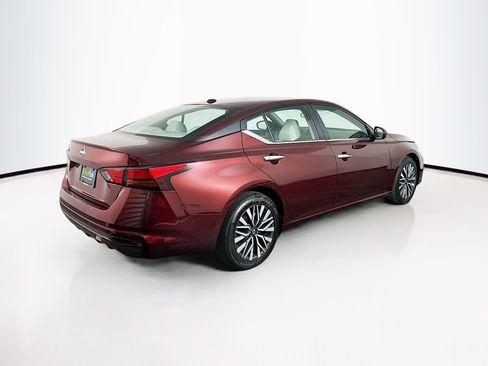 Used 2025 Nissan Altima 2.5 SV image 9