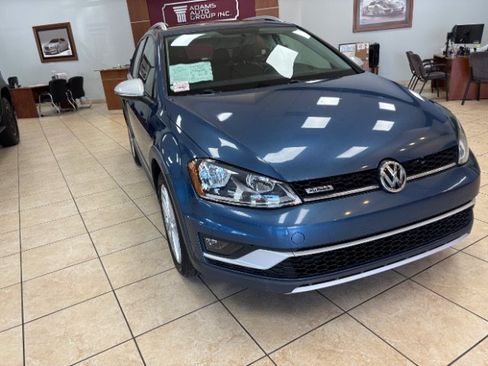 Used 2017 Volkswagen Golf Alltrack SE AWD/4WD image 5