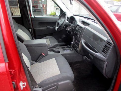 Used 2010 Jeep Liberty Sport w/ Popular Equipment Group image 7