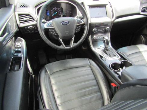 Used 2016 Ford Edge SEL w/ Equipment Group 201A AWD/4WD image 2