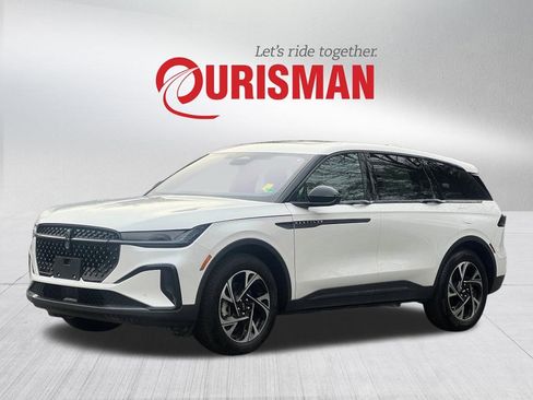 Certified 2025 Lincoln Nautilus Premier w/ Equipment Group 102A image 2