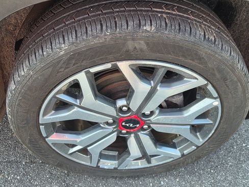 Used 2023 Kia Seltos SX w/ SX Sunroof Package AWD/4WD image 10