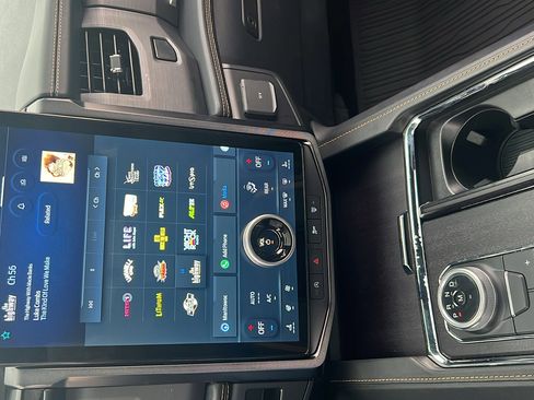 Used 2022 Ford Expedition Platinum image 27