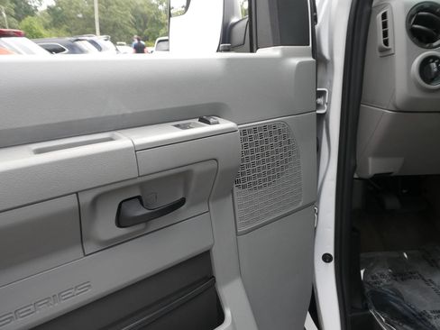 Used 2012 Ford E-350 and Econoline 350 XLT RWD image 14