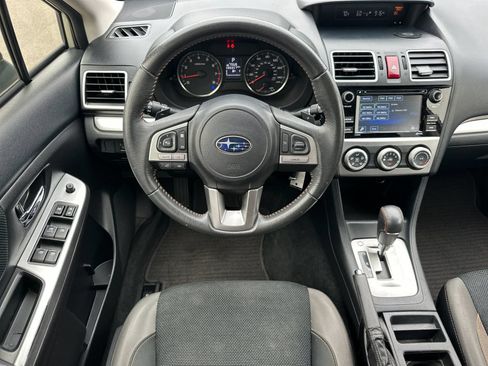 Used 2017 Subaru Crosstrek 2.0i Premium w/ Moonroof Package AWD/4WD image 11