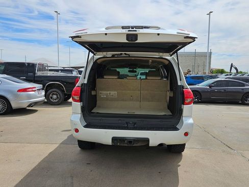 Used 2010 Toyota Sequoia Platinum image 5