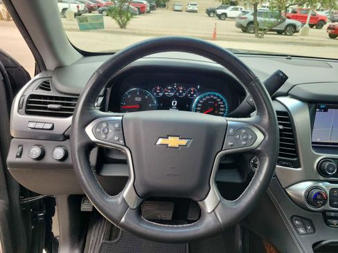 Used 2018 Chevrolet Suburban Premier AWD/4WD image 19