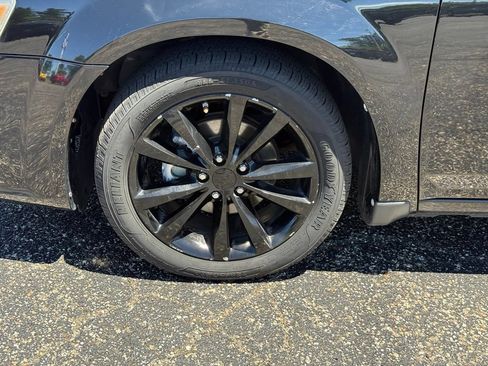 Used 2013 Dodge Avenger SXT w/ Blacktop Pkg FWD image 11