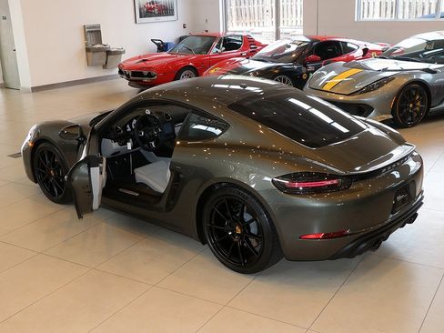 Used 2025 Porsche 718 Cayman GT4 image 31