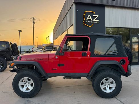 Used 2005 Jeep Wrangler Rubicon AWD/4WD image 9