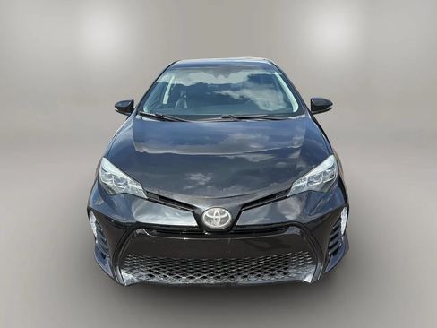 Used 2018 Toyota Corolla SE FWD image 2