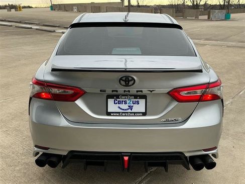 Used 2019 Toyota Camry LE/SE/XLE/L image 5