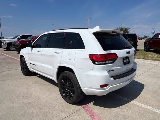 Used 2021 Jeep Grand Cherokee Laredo X AWD/4WD image 4