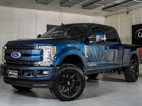 Used 2019 Ford F250 Lariat w/ Lariat Value Package AWD/4WD image 5