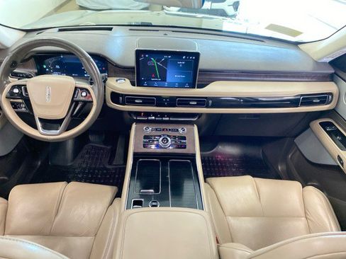 Used 2023 Lincoln Aviator Reserve w/ Equipment Group 201A AWD/4WD image 11