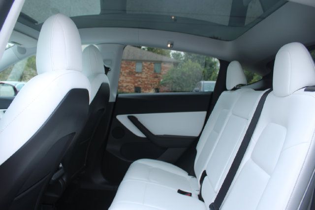 Used 2021 Tesla Model Y Long Range AWD/4WD image 26