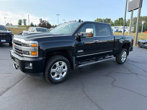 Used 2019 Chevrolet Silverado 2500 High Country w/ Duramax Plus Package AWD/4WD image 7