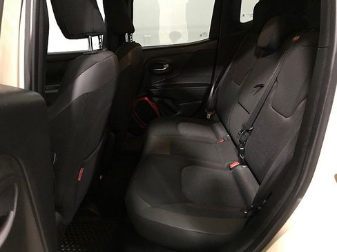 Used 2016 Jeep Renegade Trailhawk image 17