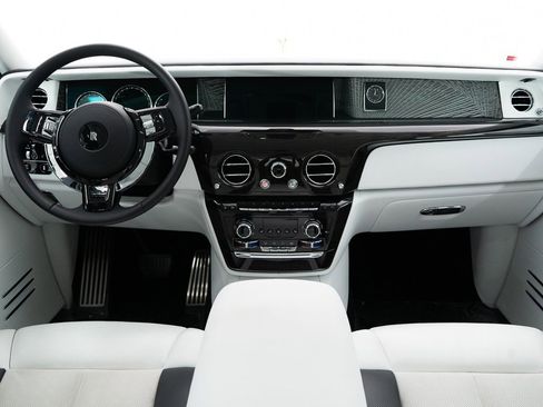 Certified 2023 Rolls-Royce Phantom Sedan image 35