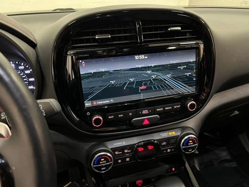 Used 2022 Kia Soul Turbo image 18