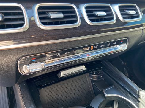 Used 2019 Ford Mustang Coupe image 34