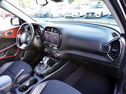 Used 2023 Kia Soul GT-Line image 10