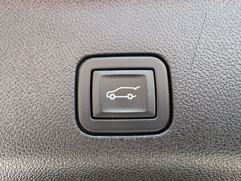 Used 2023 GMC Yukon Denali AWD/4WD image 34