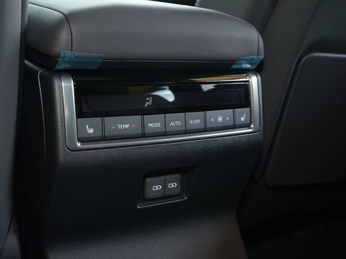 Used 2026 Lexus GX 550 w/ Accessory Package (2T) AWD/4WD image 16