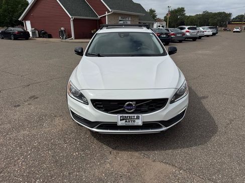 Used 2018 Volvo V60 T5 Cross Country w/ Convenience Package AWD/4WD image 12