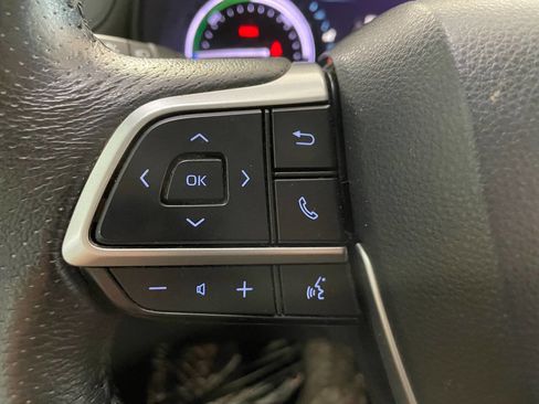 Used 2021 Toyota Sienna Limited image 40