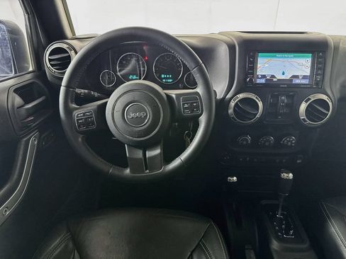 Used 2017 Jeep Wrangler Unlimited Rubicon w/ Connectivity Group AWD/4WD image 25