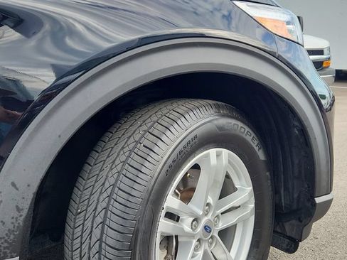 Used 2020 Ford Explorer XLT w/ Comfort Package AWD/4WD image 18