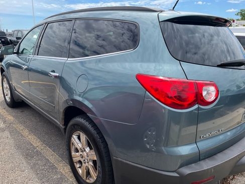 Used 2009 Chevrolet Traverse LT FWD image 11