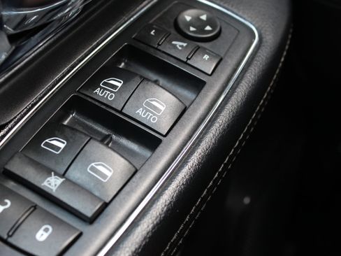 Used 2016 RAM 3500 Laramie image 26