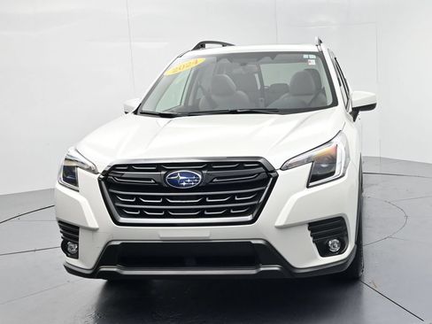 Used 2024 Subaru Forester Premium AWD/4WD image 3