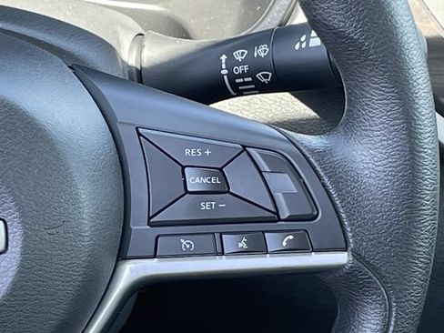 Used 2025 Nissan Altima 2.5 SV FWD image 13