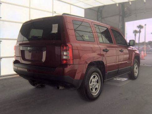 Used 2017 Jeep Patriot Sport FWD image 4
