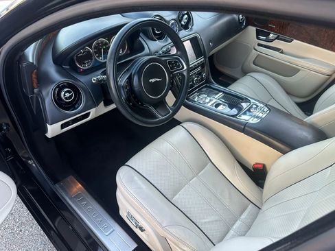 Used 2013 Jaguar XJ RWD image 13