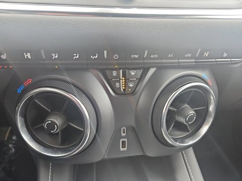 Used 2023 Chevrolet Blazer LT w/ Convenience Package image 11