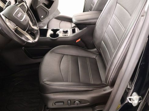 Used 2022 GMC Terrain Denali image 11