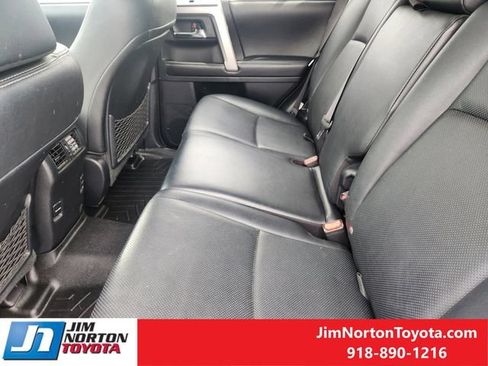 Used 2015 Toyota 4Runner Limited AWD/4WD image 30