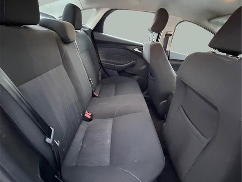 Used 2017 Ford Focus SE image 18