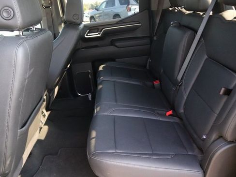 Used 2024 GMC Sierra 1500 SLT image 17
